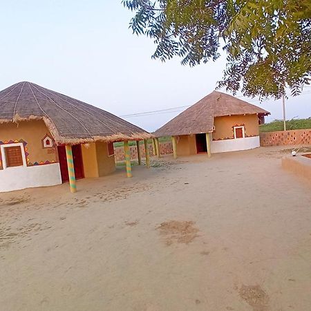 Mahefeel E Rann Resort Bherandiala Bagian luar foto