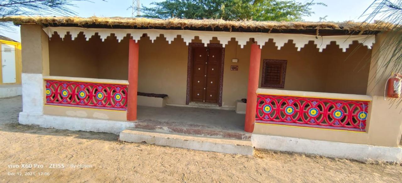Mahefeel E Rann Resort Bherandiala Bagian luar foto